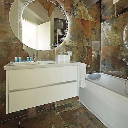 Bianca Directly On The Modern Amazing Villa *