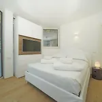 Bianca Directly On The Modern Amazing Villa *