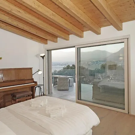 Villa Bianca Directly On The Modern Amazing San Felice del Benaco
