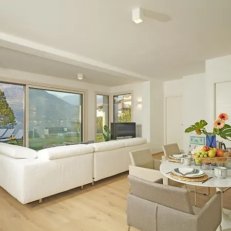 Bianca Directly On The Modern Amazing San Felice del Benaco