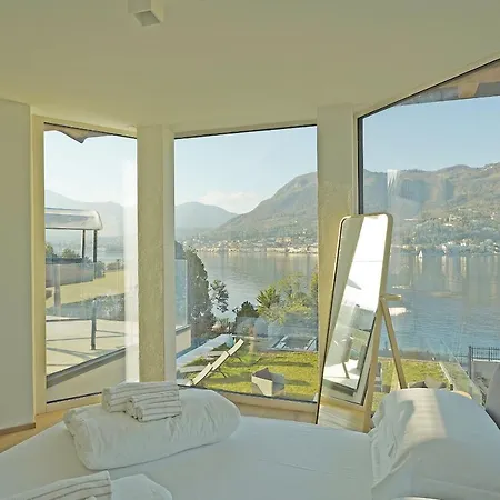 Bianca Directly On The Modern Amazing San Felice del Benaco