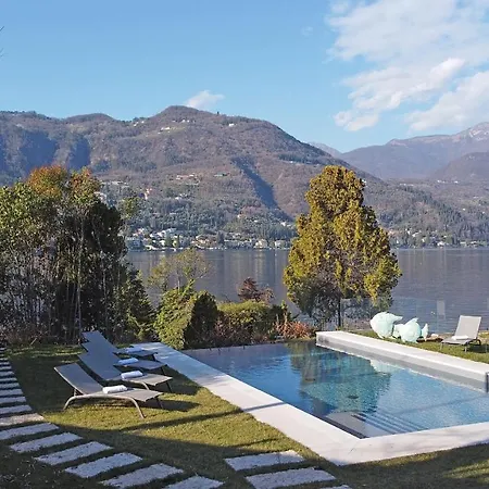 Villa Bianca Directly On The Modern Amazing San Felice del Benaco